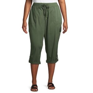 Terra & Sky Women's Plus Size Cargo Capri